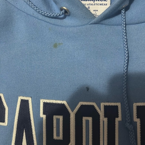 Small NCAA North Carolina Pullover Hoodie - Picture 4 of 4